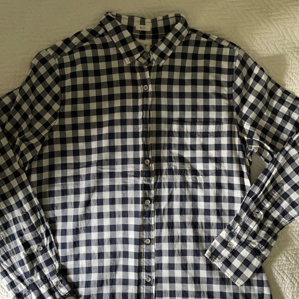 Navy/white blouse. Perfect for summer!